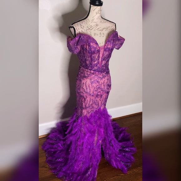 Boutique Dresses & Skirts - NWT sparkly feather purple mermaid prom dress